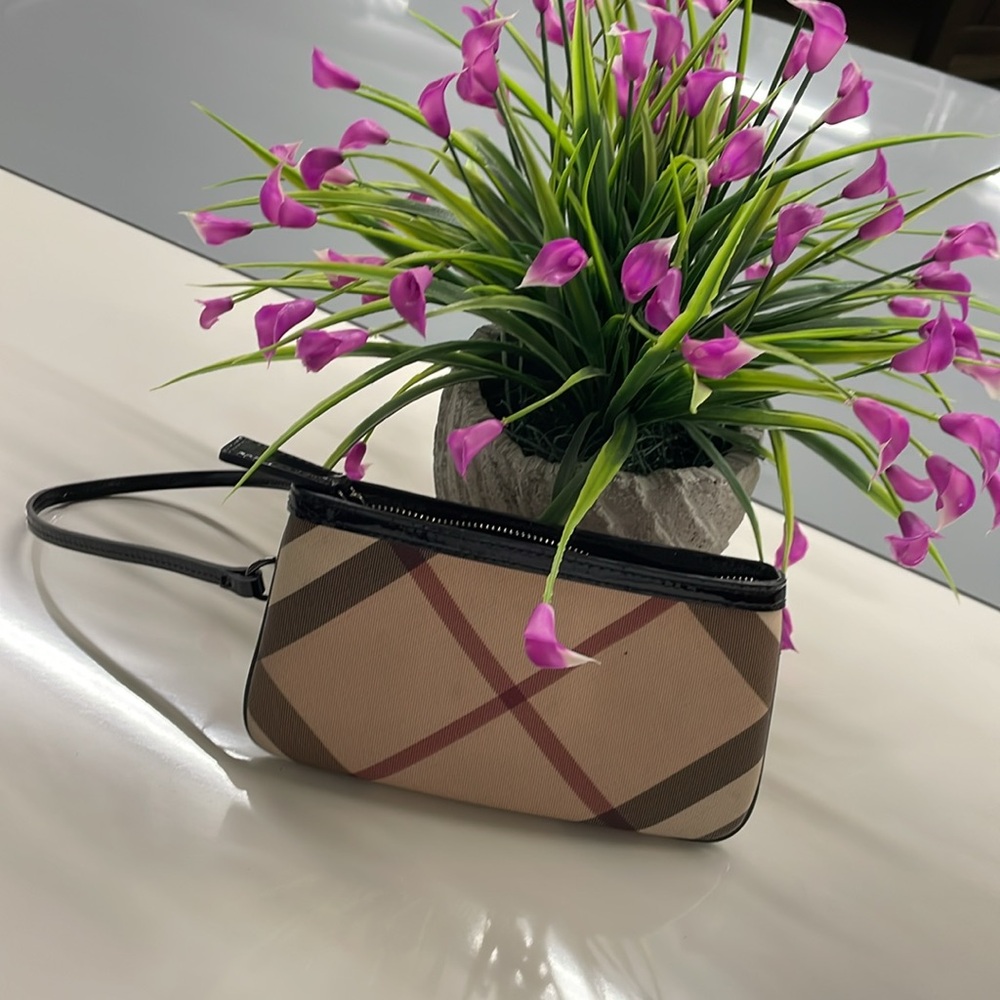 Burberry Checkered Beige and Black Wristlet